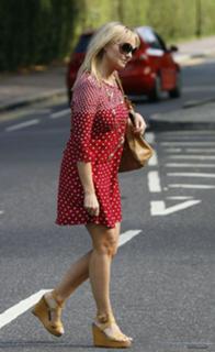Emma Bunton feet photo thumbnail