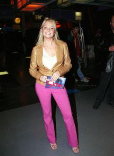Emma Bunton feet photo thumbnail