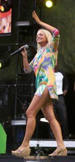 Emma Bunton feet photo thumbnail