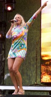 Emma Bunton feet photo thumbnail