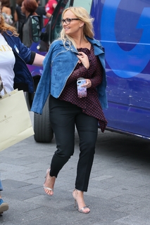 Emma Bunton feet photo thumbnail
