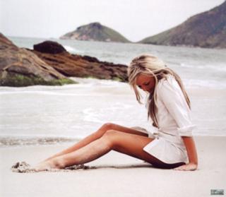 Emma Bunton feet photo thumbnail