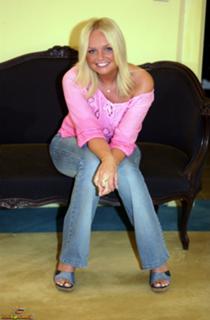 Emma Bunton feet photo thumbnail