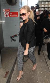 Emma Bunton feet photo thumbnail