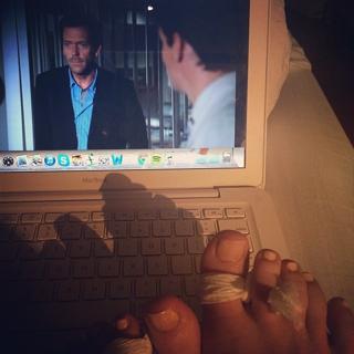 Emma Caulfield Ford feet photo thumbnail