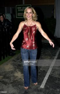 Emma Caulfield Ford feet photo thumbnail