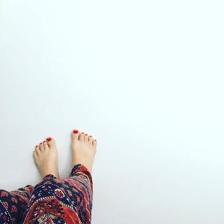 Emma Caulfield Ford feet photo thumbnail