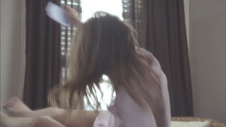 Emma Caulfield Ford feet photo thumbnail