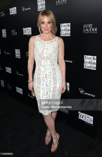 Emma Caulfield Ford feet photo thumbnail