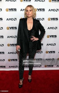 Emma Caulfield Ford feet photo thumbnail