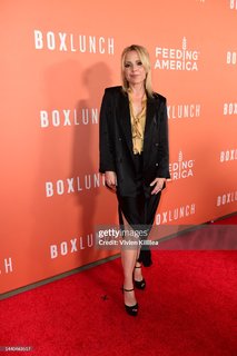 Emma Caulfield Ford feet photo thumbnail