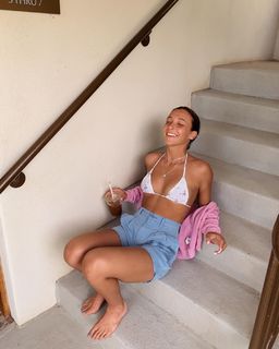 Emma Chamberlain feet photo thumbnail