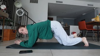 Emma Chamberlain feet photo thumbnail
