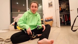 Emma Chamberlain feet photo thumbnail