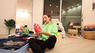 Emma Chamberlain feet photo thumbnail