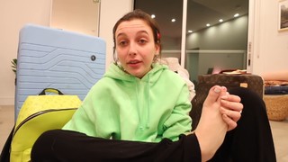 Emma Chamberlain feet photo thumbnail