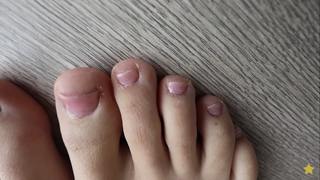 Emma Chamberlain feet photo thumbnail