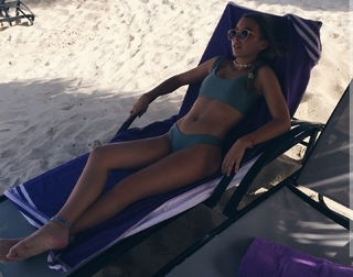 Emma Chamberlain feet photo thumbnail