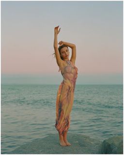 Emma Chamberlain feet photo thumbnail