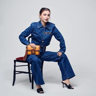 Emma Chamberlain feet photo thumbnail