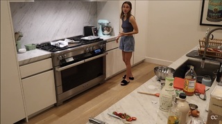 Emma Chamberlain feet photo thumbnail