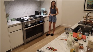 Emma Chamberlain feet photo thumbnail