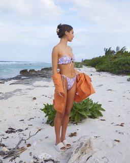 Emma Chamberlain feet photo thumbnail