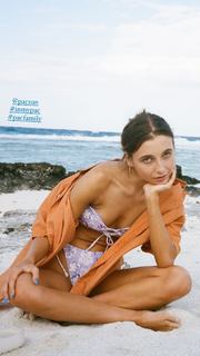 Emma Chamberlain feet photo thumbnail