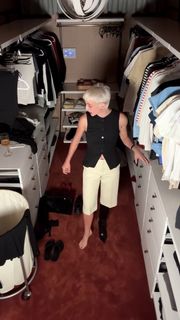 Emma Chamberlain feet photo thumbnail