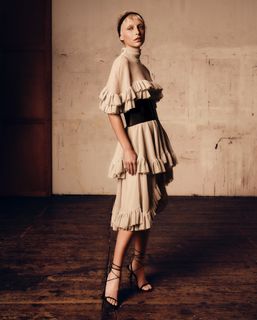 Emma Chamberlain feet photo thumbnail