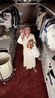 Emma Chamberlain feet photo thumbnail