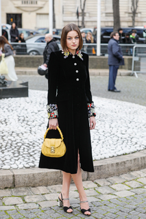 Emma Corrin feet photo thumbnail