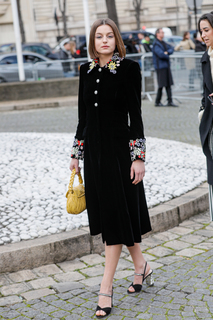 Emma Corrin feet photo thumbnail