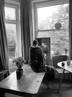 Emma Corrin feet photo thumbnail