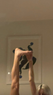 Emma Corrin feet photo thumbnail