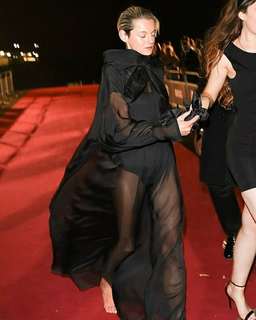 Emma Corrin feet photo thumbnail