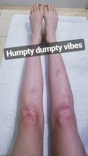 Emma Dumont feet photo thumbnail