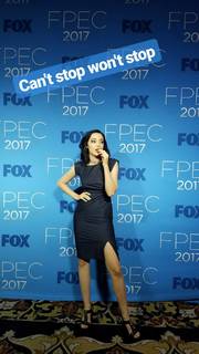 Emma Dumont feet photo thumbnail