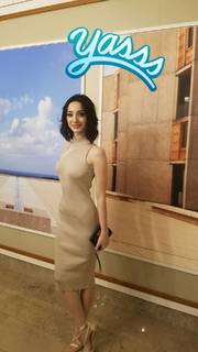 Emma Dumont feet photo thumbnail