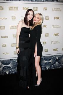 Emma Dumont feet photo thumbnail