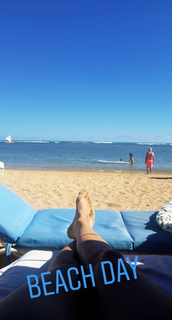 Emma Dumont feet photo thumbnail