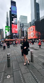 Emma Dumont feet photo thumbnail