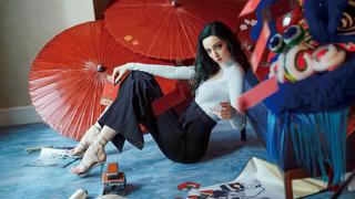 Emma Dumont feet photo thumbnail
