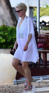 Emma Forbes feet photo 9