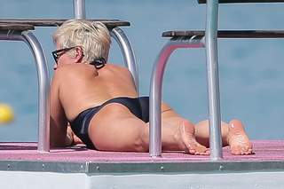 Emma Forbes feet photo 14