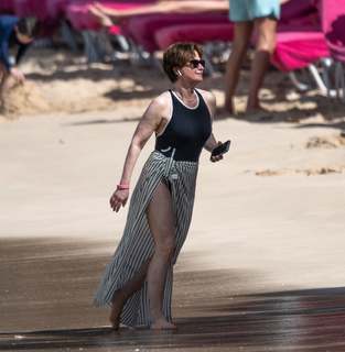Emma Forbes feet photo 3