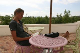Emma Green feet photo 3