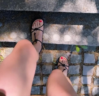 Emma Green feet photo 3