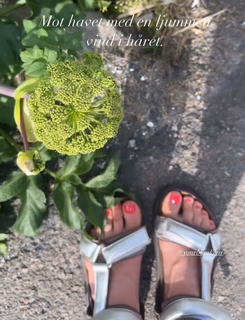 Emma Green feet photo 8