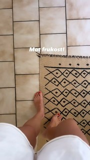 Emma Green feet photo 7